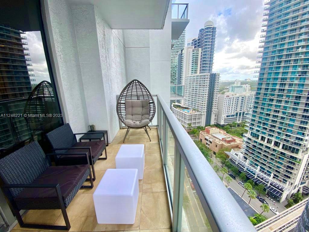 A BEAUTIFULLY FURNISHED APARTMENT LOCATED IN THE HEART OF BRICKELL, RIGHT ACROSS FROM THE FAMOUS SEXY FISH RESTAURANT. AMAZING BAY & CITY VIEWS, GRANITE COUNTER TOPS, ITALIAN CABINETS, STAINLESS STEAL APPLIANCES. STATE OF THE ART AMENITIES INCLUDING 2 POOLS, VIRTUAL GOLF, BUSINESS CENTER, CLUB ROOM, THEATER ROOM, FITNESS CENTER, SAUNA, CONCIERGE, VALET AND 1 PARKING SPACE ASSIGNED. STEPS AWAY FROM BRICKELL CITY CENTER, BANKS AND SUPERMARKETS. ONLY A FEW MINUTES FROM MIAMI BEACH AND MIAMI INTERNATIONAL AIRPORT.
EASY TO SHOW, CALL LA NOW.