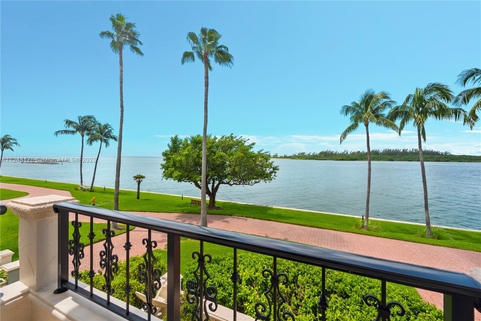2422  FISHER ISLAND DR #5202A For Sale A11248176, FL