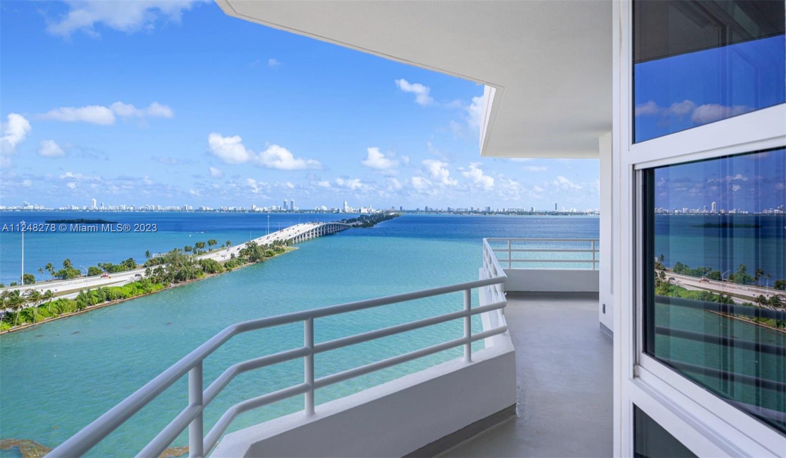 555 NE 34th St 2401