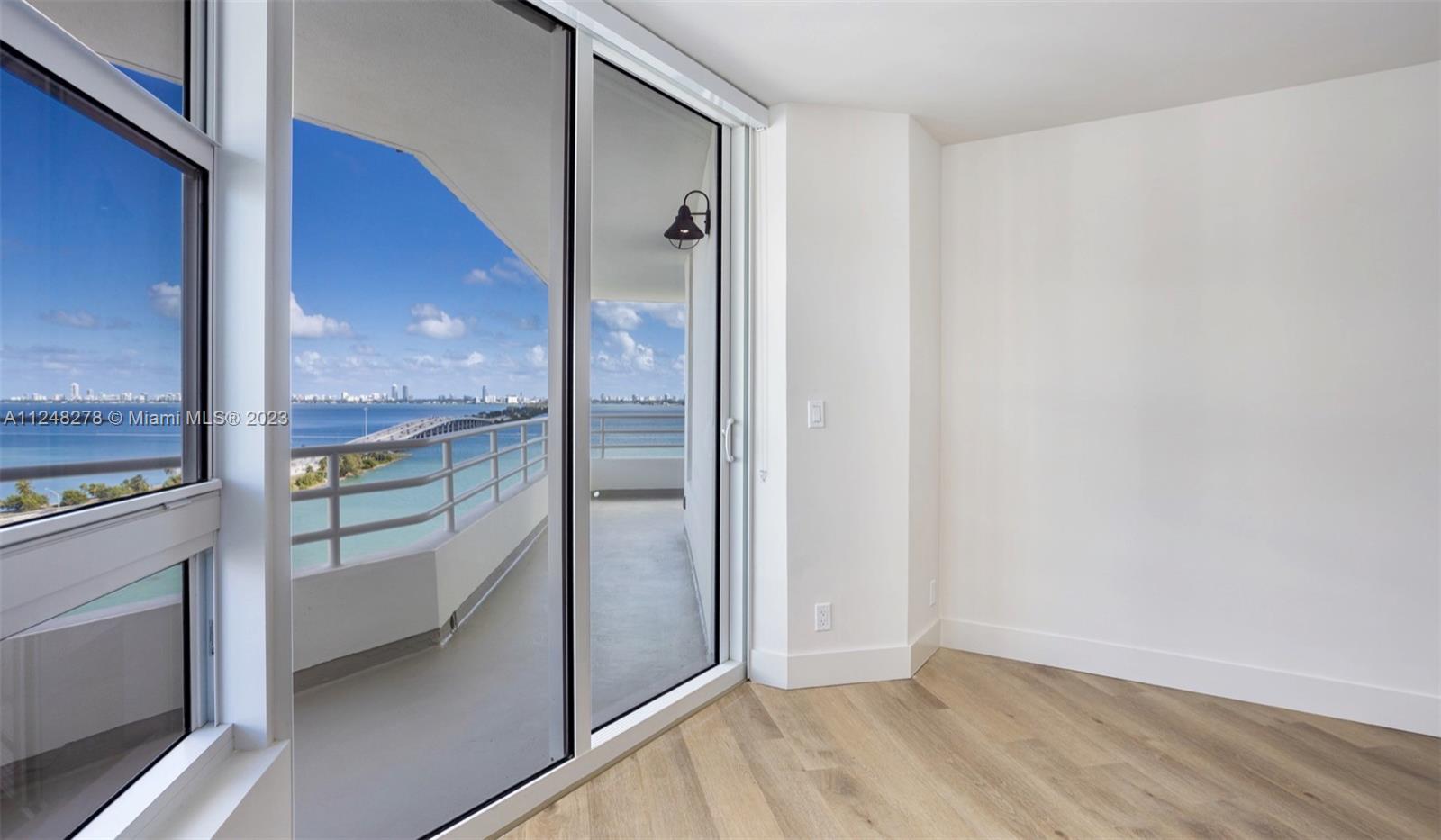 555 NE 34th St 2401