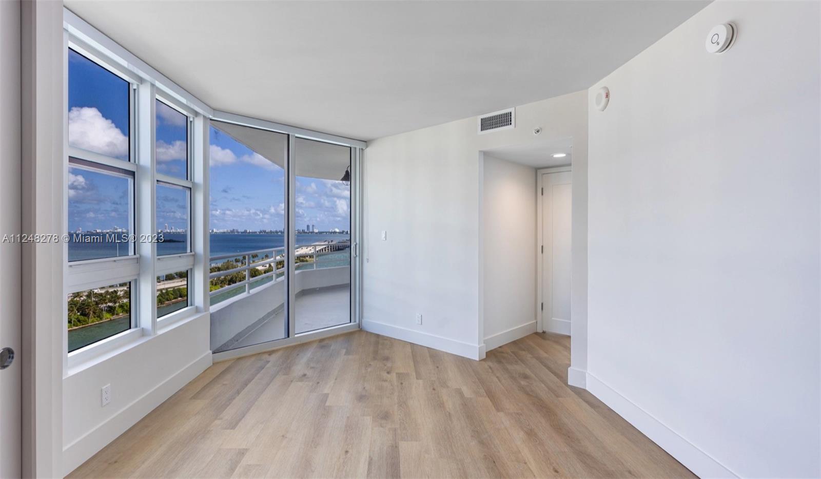 555 NE 34th St 2401