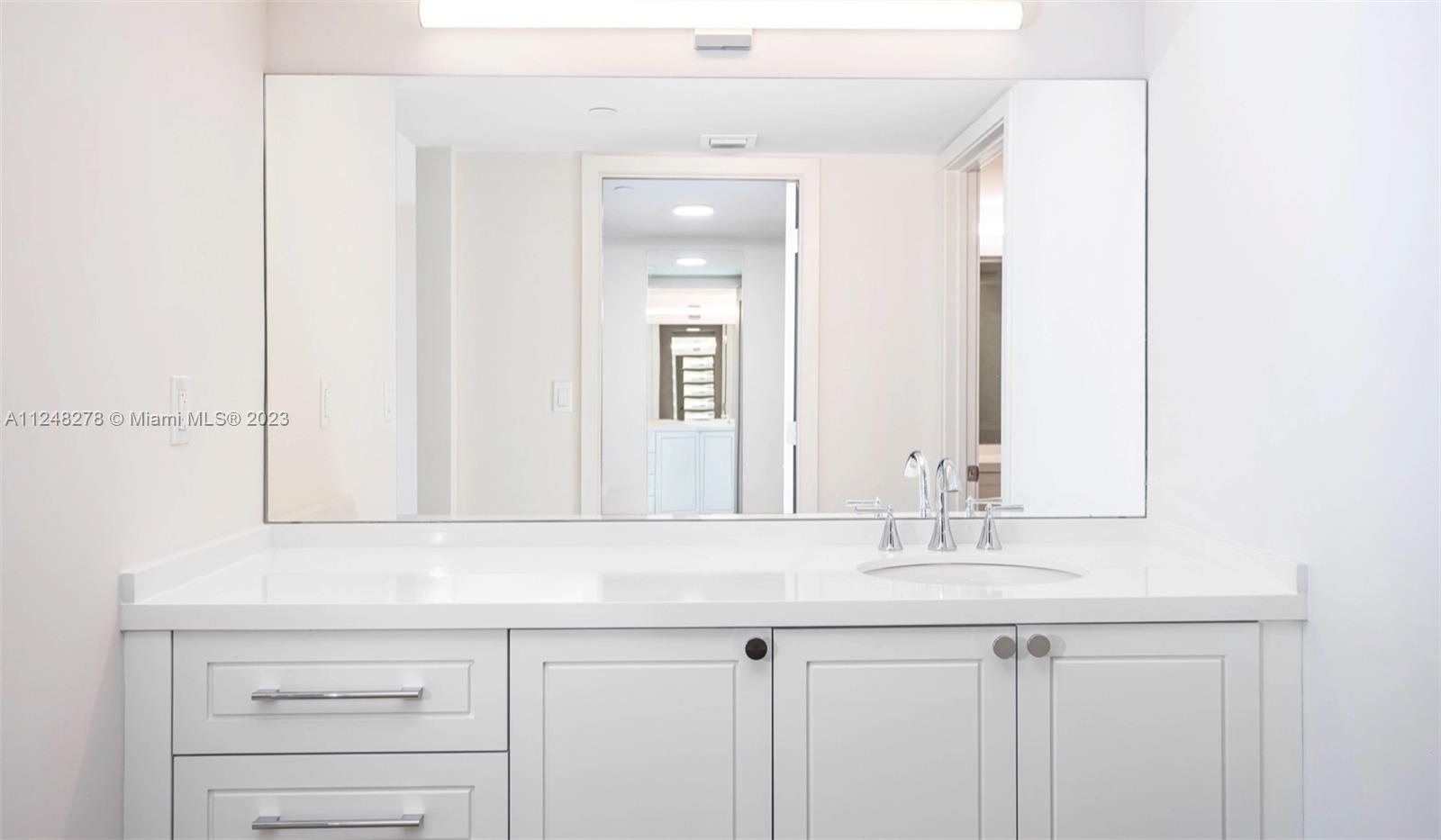 555 NE 34th St 2401