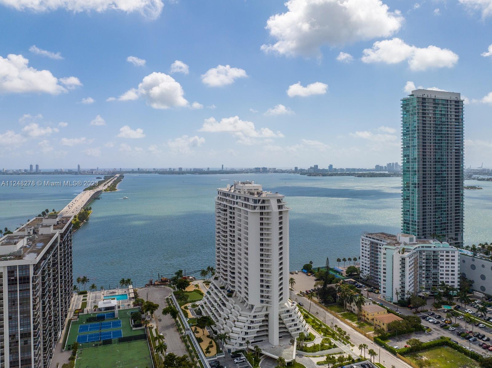 555 NE 34th St 2401