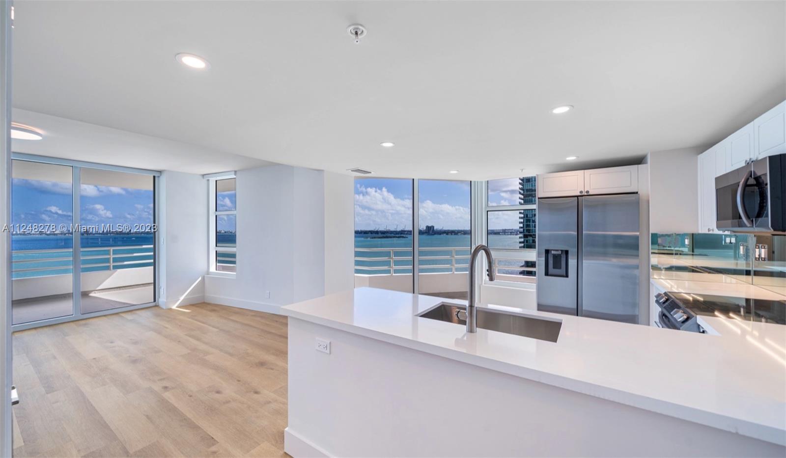 555 NE 34th St 2401