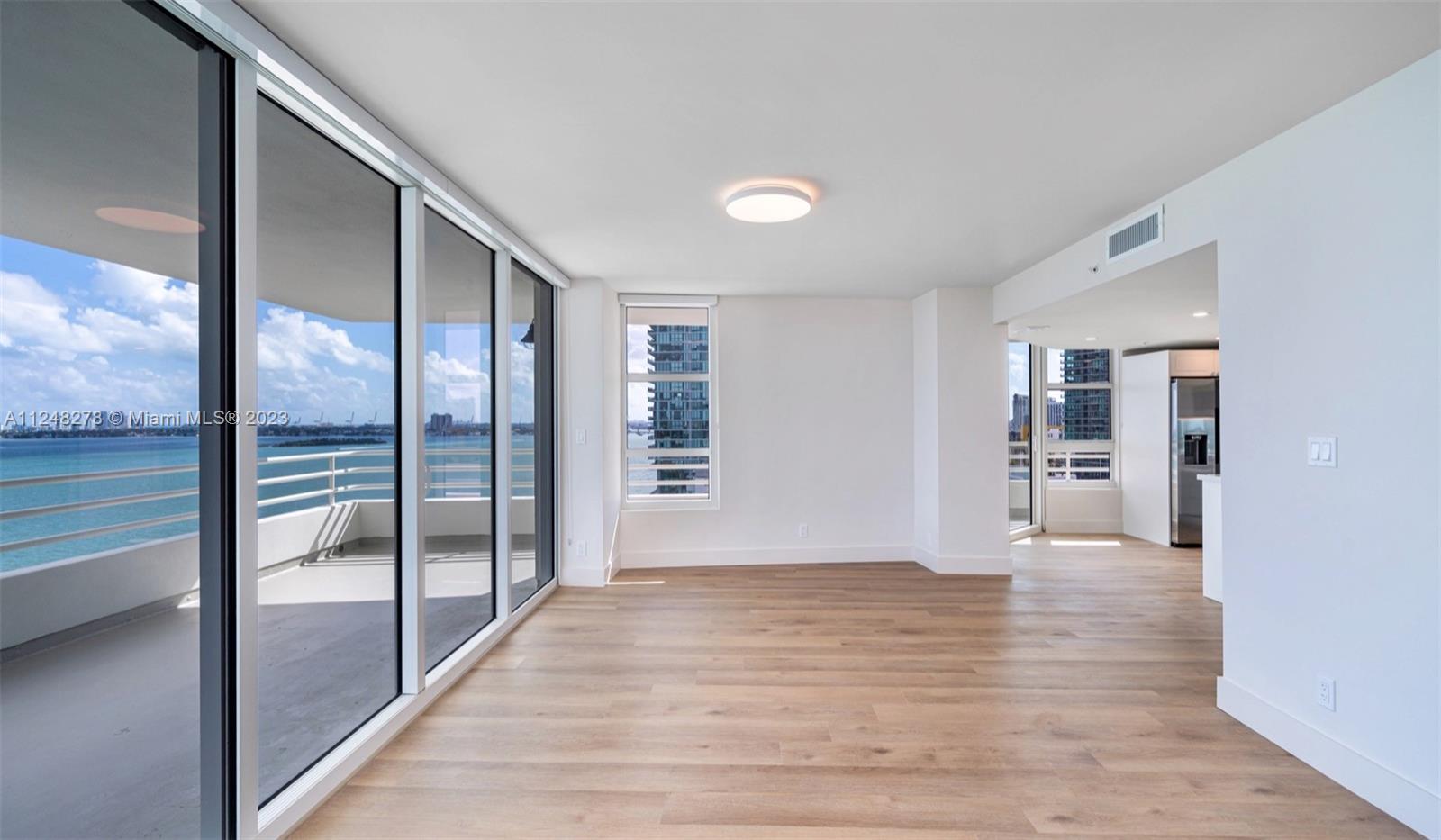 555 NE 34th St 2401