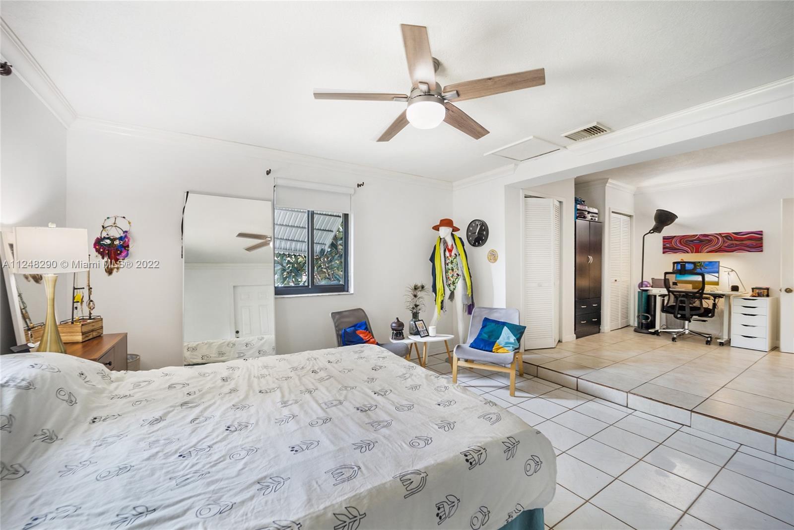 Listing Photo 11