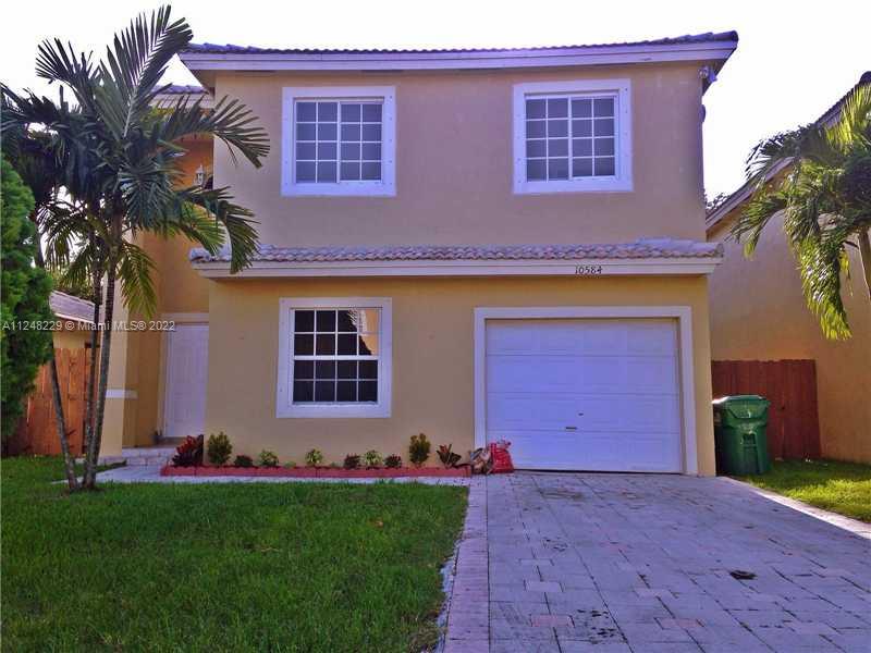 Spectacular 5 bedroom 3 full bathroom 2 floor single family home in the beautiful hammocks area,  1 car garage and driveway with spacious backyard. Centrally located near restaraunts, shops, entertainment, and A+ elementary, middle and highschools,  don't miss this great opportunity!