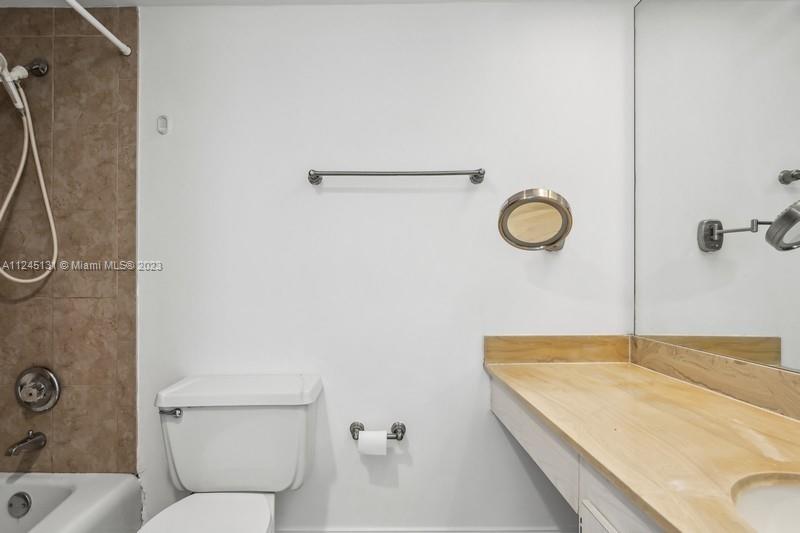 Listing Photo 11