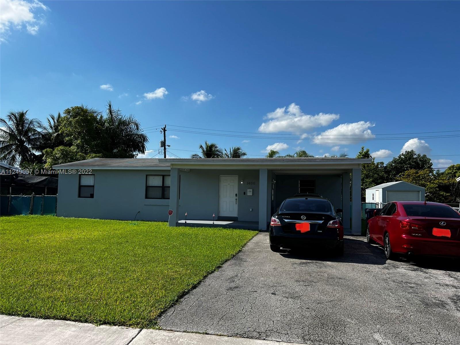 Great 2/1+ Car Port and HUGE backyard over 10,000 sq. ft. NO HOA! located 30 minutes from the Keys!. 
Comfortable size 2/1 property with much potential to expand to a 3/2. Good size laundry room, Tile flooring, good roof and good A/C. Spacious yard with convenient side yard ideal to park a boat, truck, RV, build a pool, and much more. Centrally located down the street to many shopping options such as Publix, Lowes, Walmart and much more. Send highest and best offer along with approval letter.