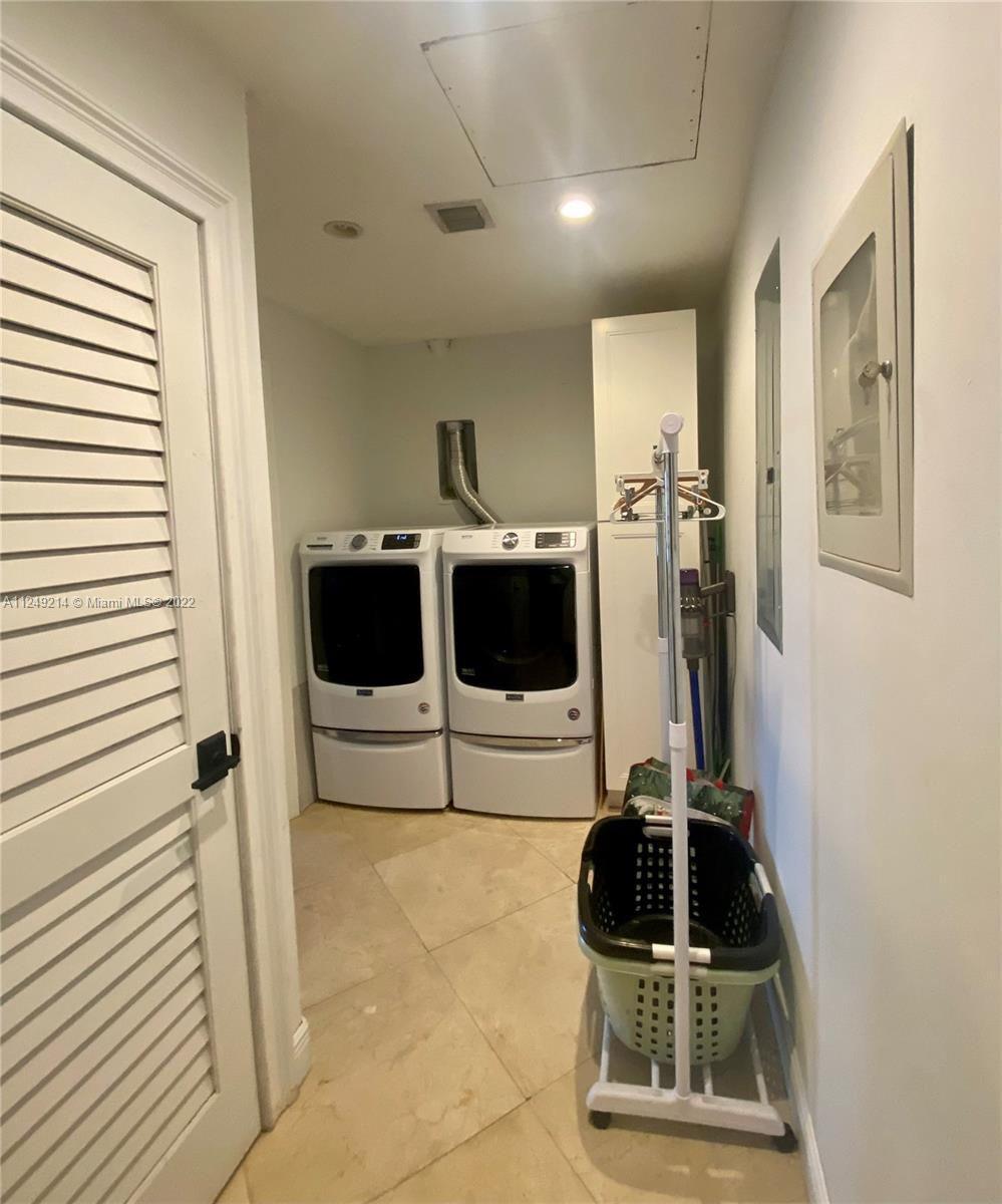 Listing Photo 10