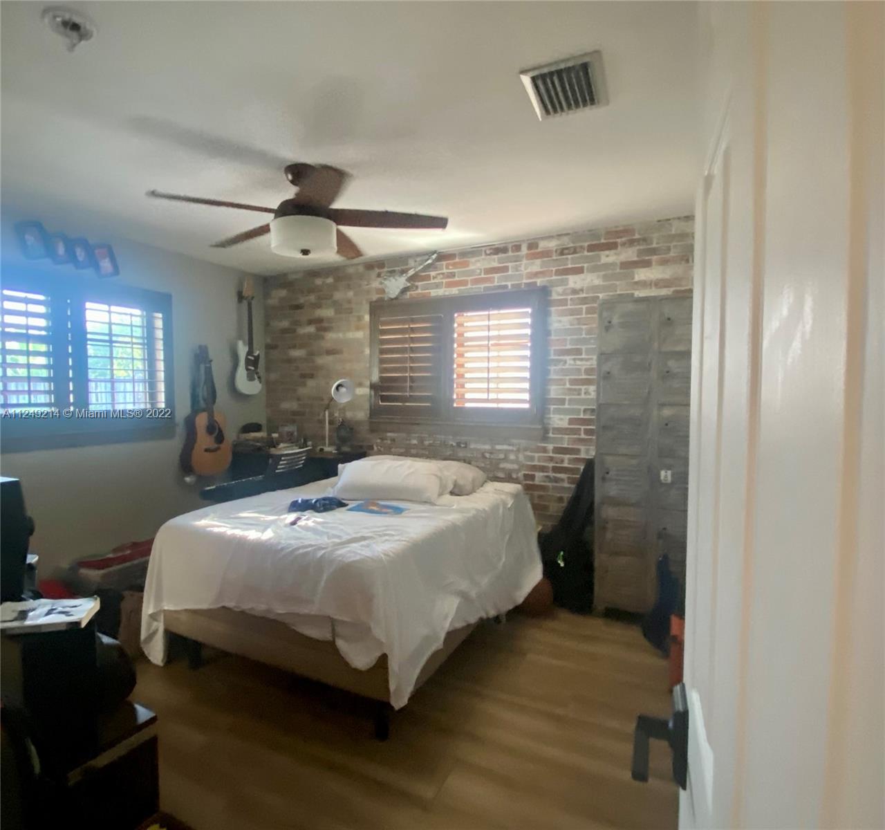 Listing Photo 14