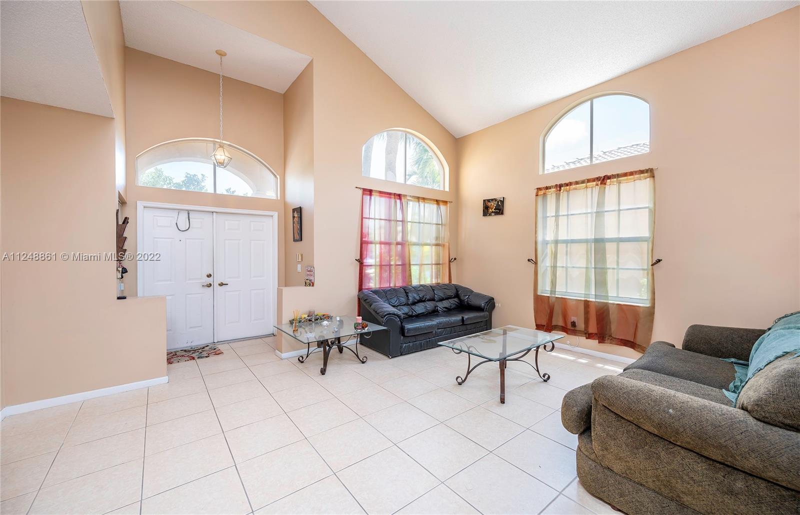 Listing Photo 11