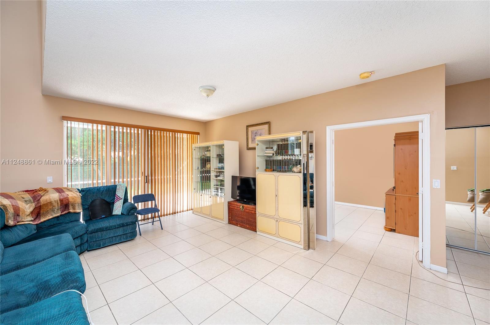 Listing Photo 12