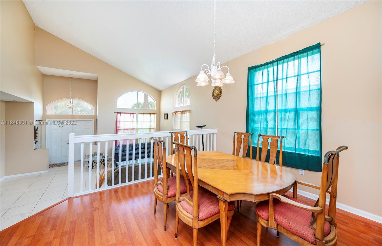 Listing Photo 8