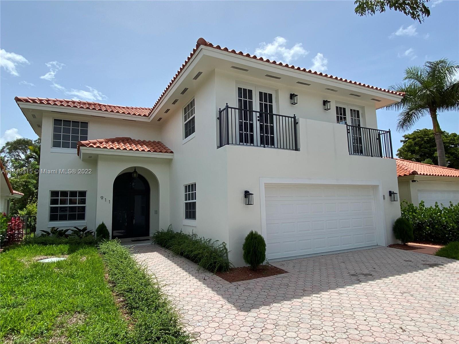 911 SW 57th Ave  For Sale A11249315, FL