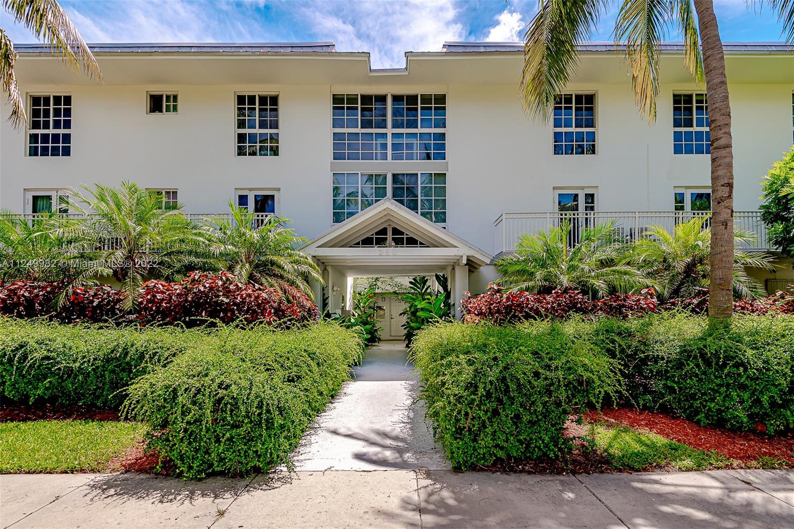 Bright and spacious  unfurnished 1/1 at a boutique building, key Islander in Key Biscayne. Close to schools,restaurants and shops. Amenities include a pool, beach club membership,private beach access. Just renovated, new all white paint and cabinets. One parking space.Big balcony