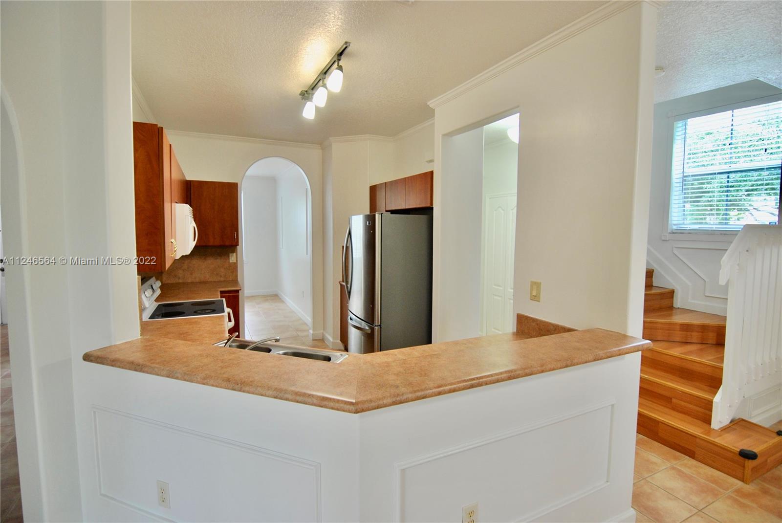 Listing Photo 9