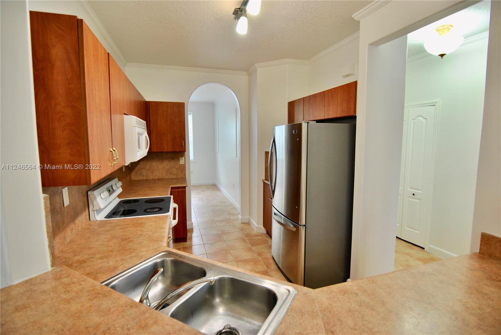 Listing Photo 10