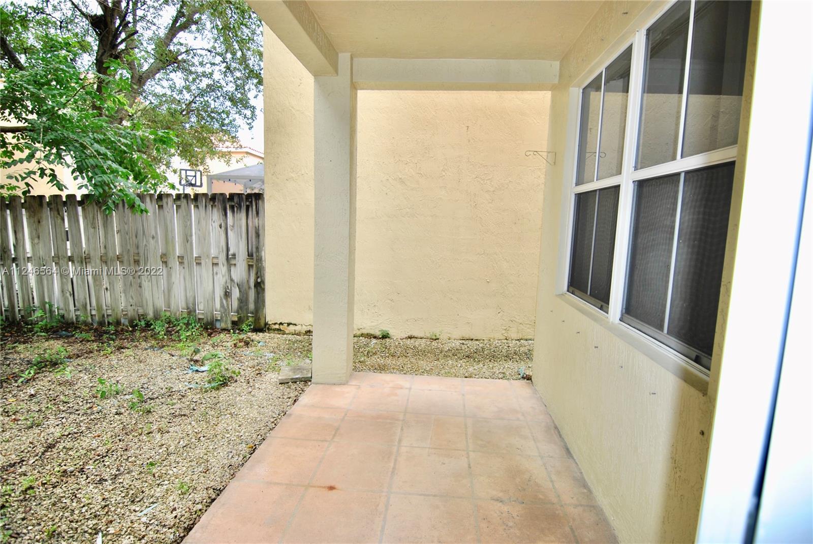 Listing Photo 12