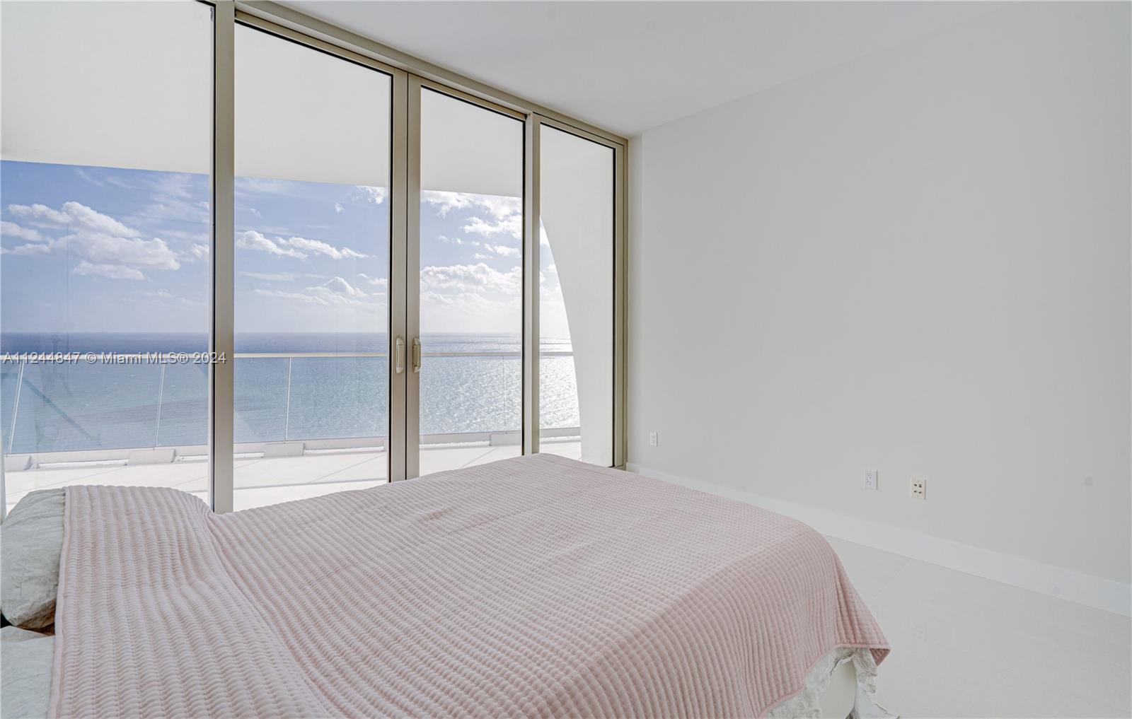 2ND BEDROOM WITH DIRECT OCEAN VIEWS