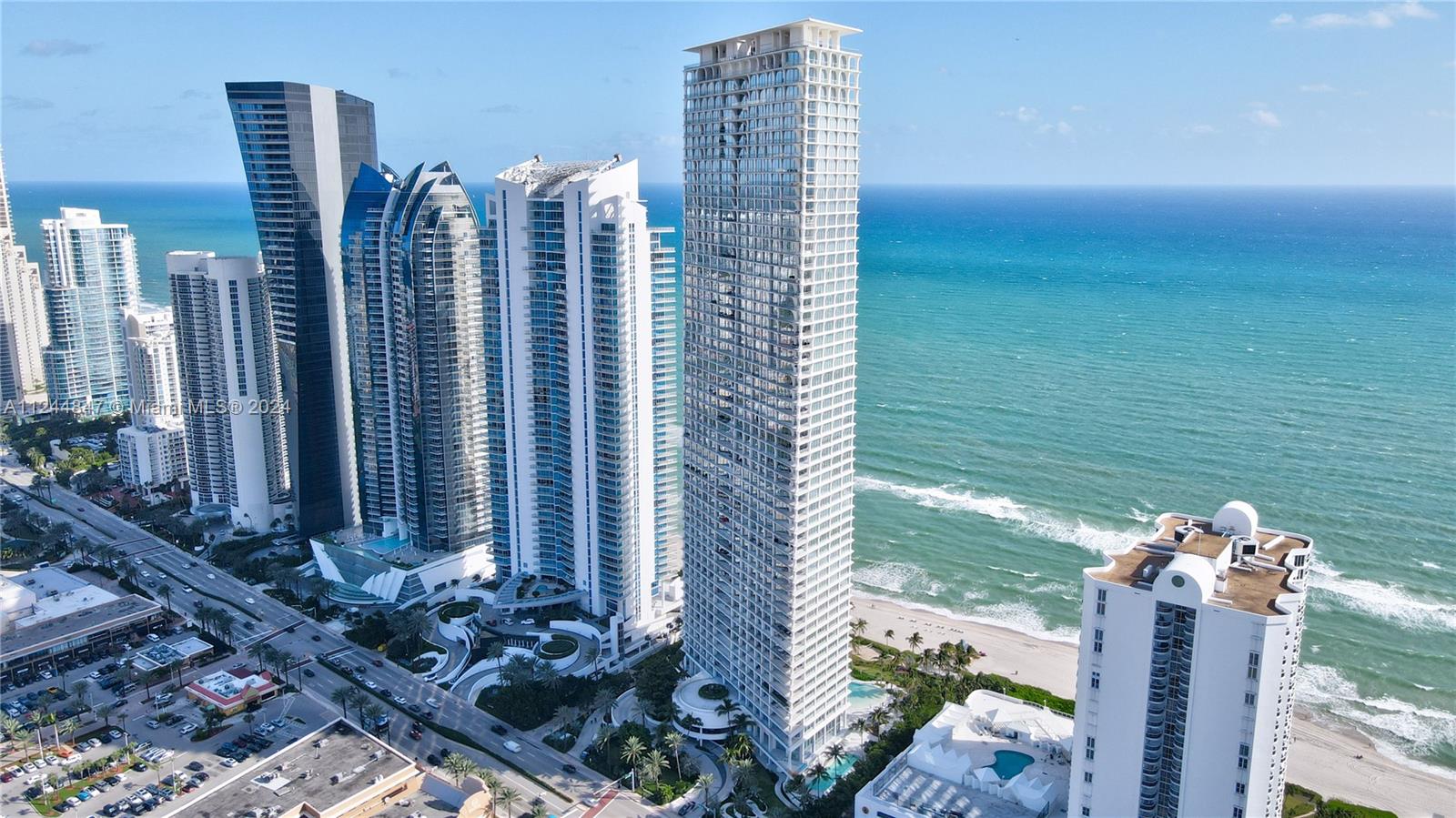 AEREAL VIEW IN SUNNY ISLES BEACH