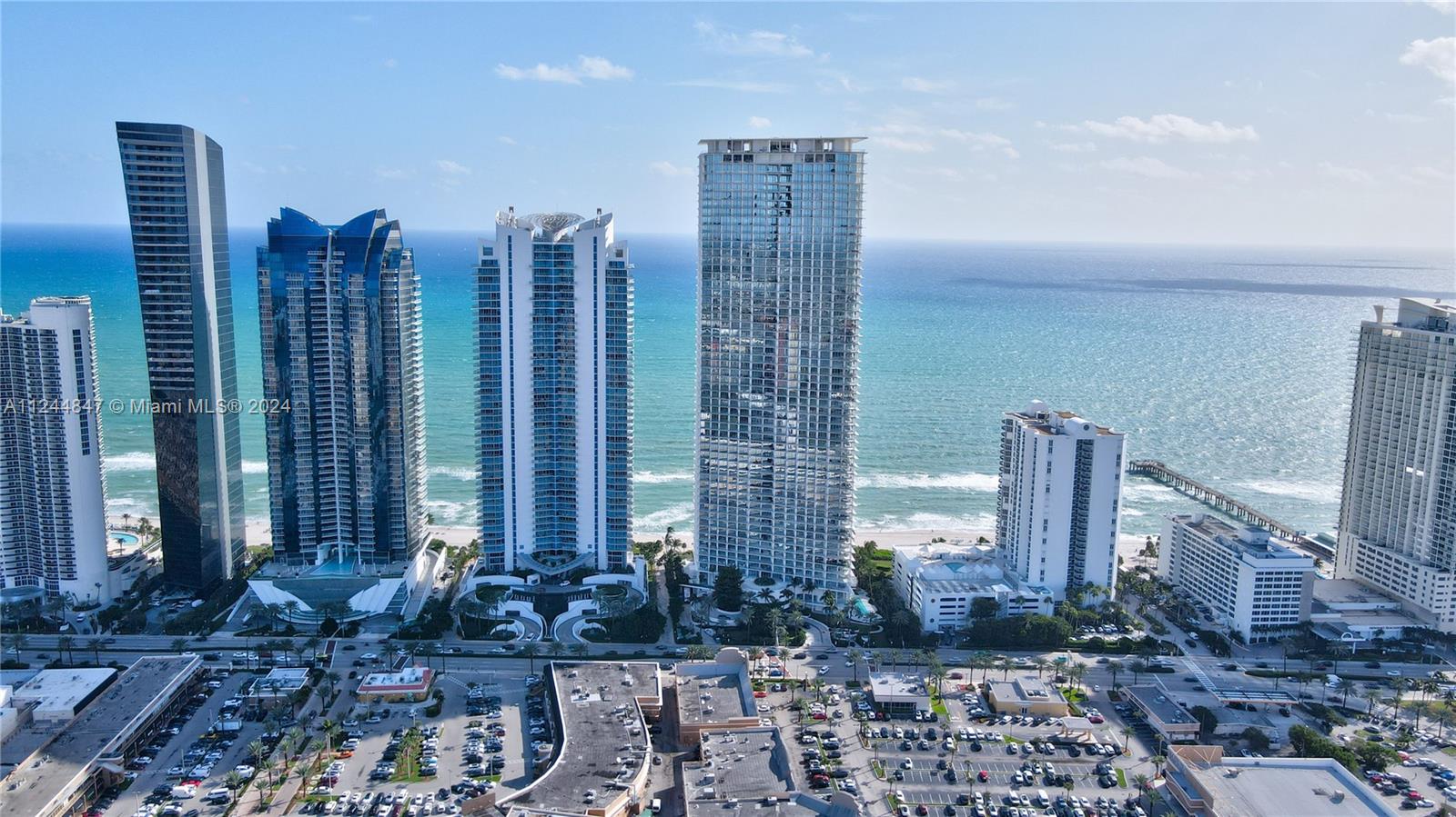AEREAL VIEW IN SUNNY ISLES BEACH