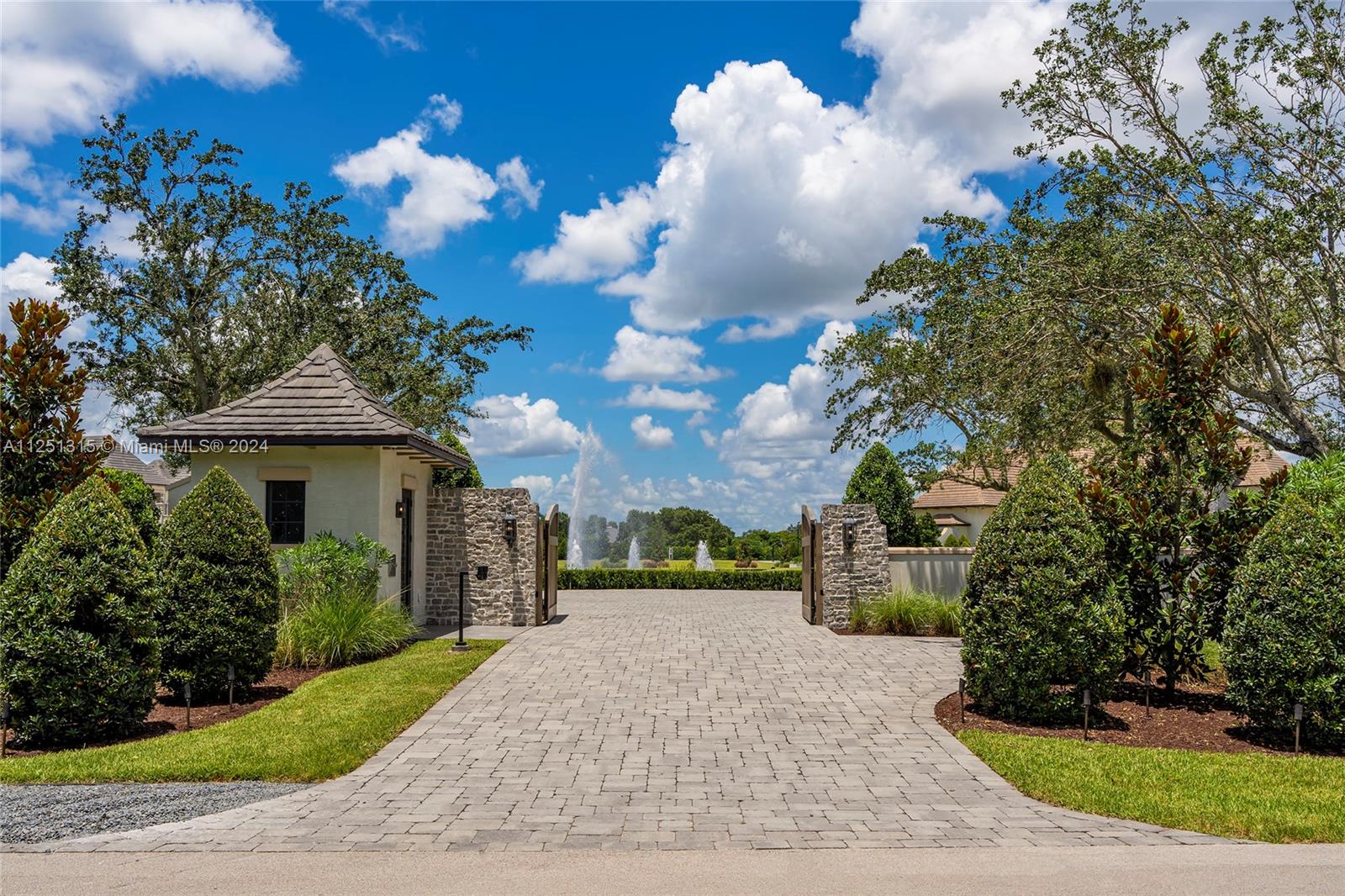 13000  Lewin Ln  For Sale A11251315, FL