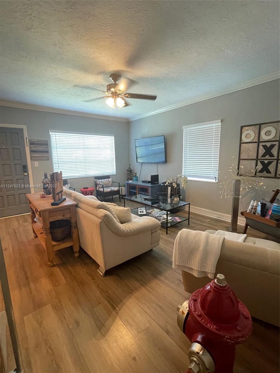 Listing Photo 6