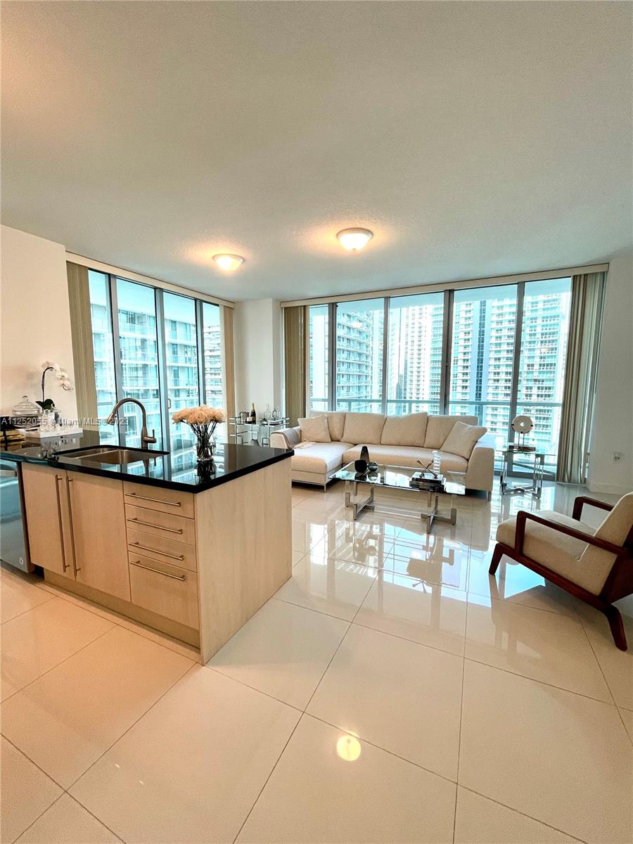 Photo 2 of Axis S Apt 2407-S in Miami - MLS A11252055