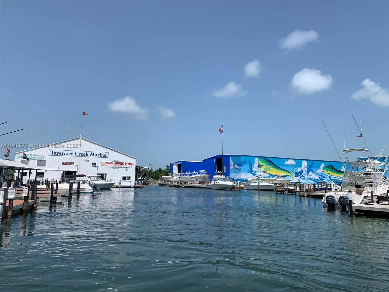 Minutes to Tavernier Creek Marina in route to ocean.
