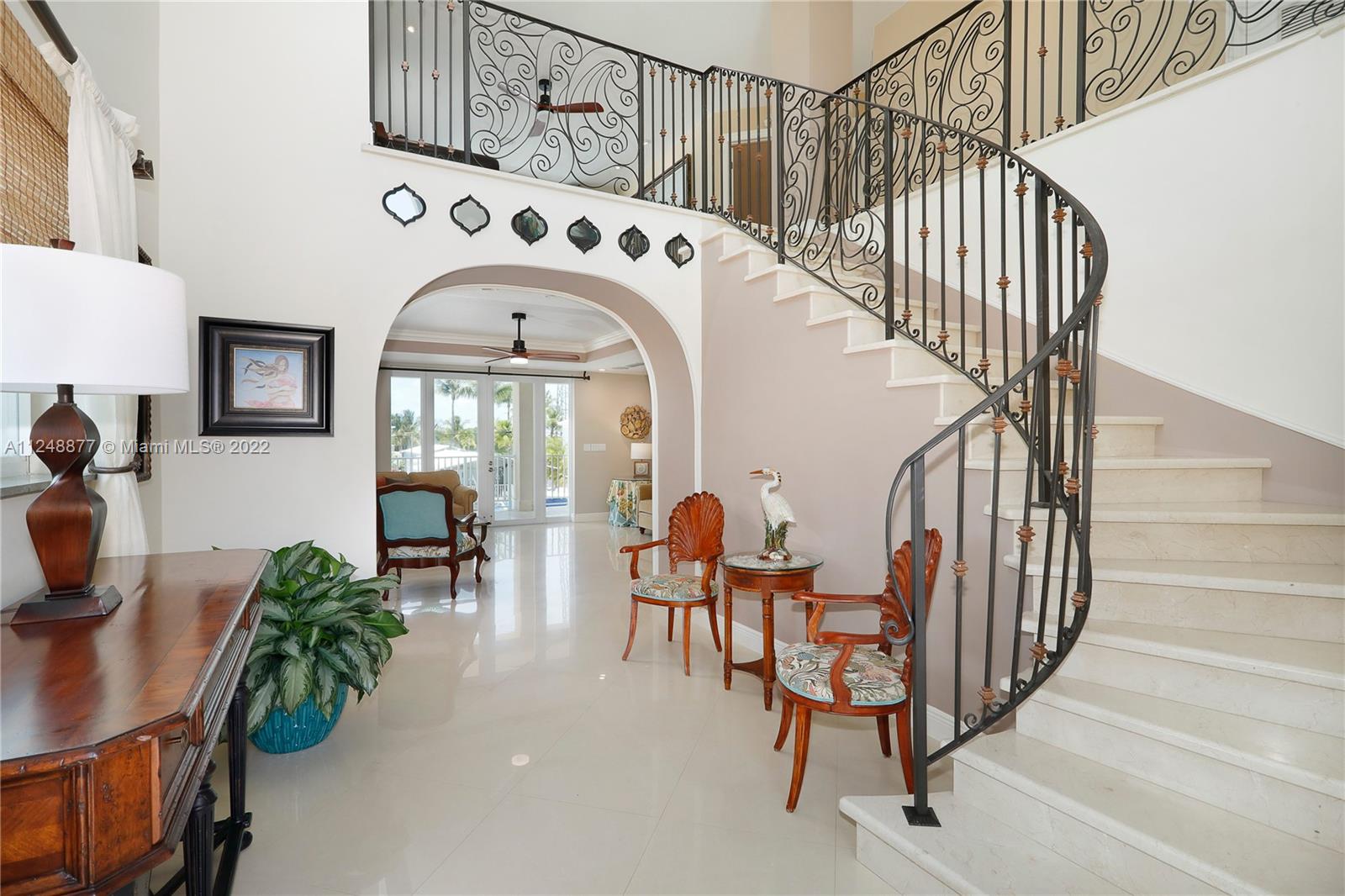 Foyer / Atrium
Interior staircase to 3rd Floor and Sundeck.