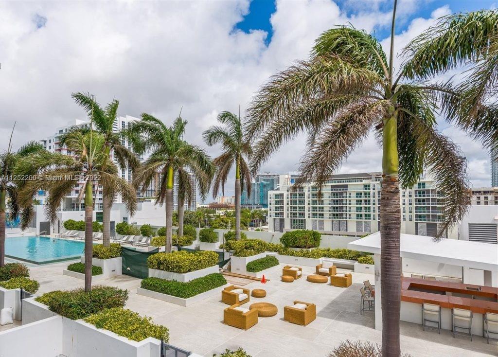 Amazing condo in an exceptional boutique building with great location. In the heart of Edgewater.
Blocks away from Adrienne Arscht Center, Midtown. Short trolley ride to design district and wynwood. Gym, gorgeous pool.

TENANT UNTIL SEPT 3OTH 2022