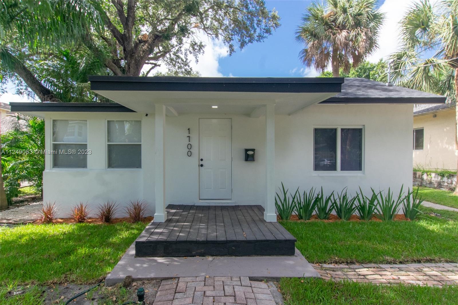 1700 SW 22nd St  For Sale A11249063, FL