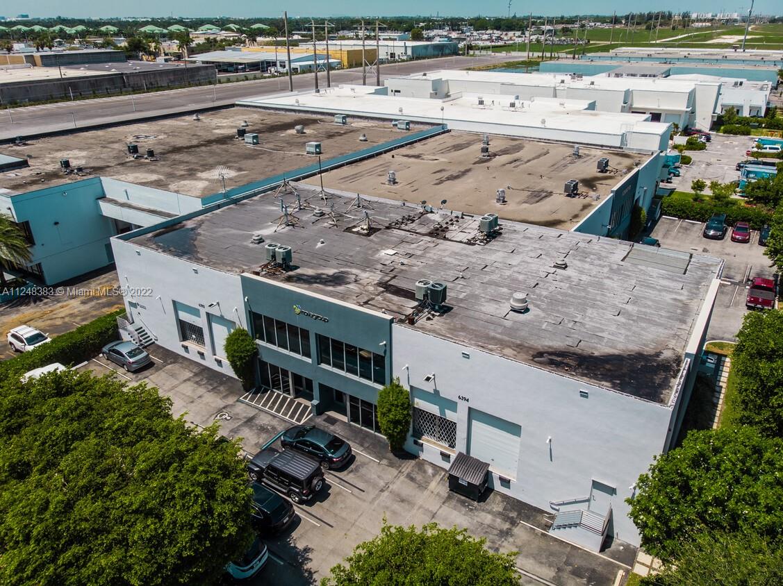 6200 SqFt of Warehouse Space and 5,000 SqFt of Office Space. 2 Buildings side by side connected. 16 Parking Spaces, 2 Stories Building, 5,000 Sqft Office fully equipped with kitchen, 5 Enclosed spaces for Private Offices and Meetings. Large windows and Bright interiors. Public Reception for customer Pick Up. 2 Studios with 3,000 Sqft under A/C. Each studio is individually connected to the Office space Total 11,000 Sqft Under A/C.
Suitable for TV studios This warehouse has fiber optic connections to Switch Miami to enable live broadcasting and 25 feet Ceiling High in the studios. Security Cameras System covers the entire space.