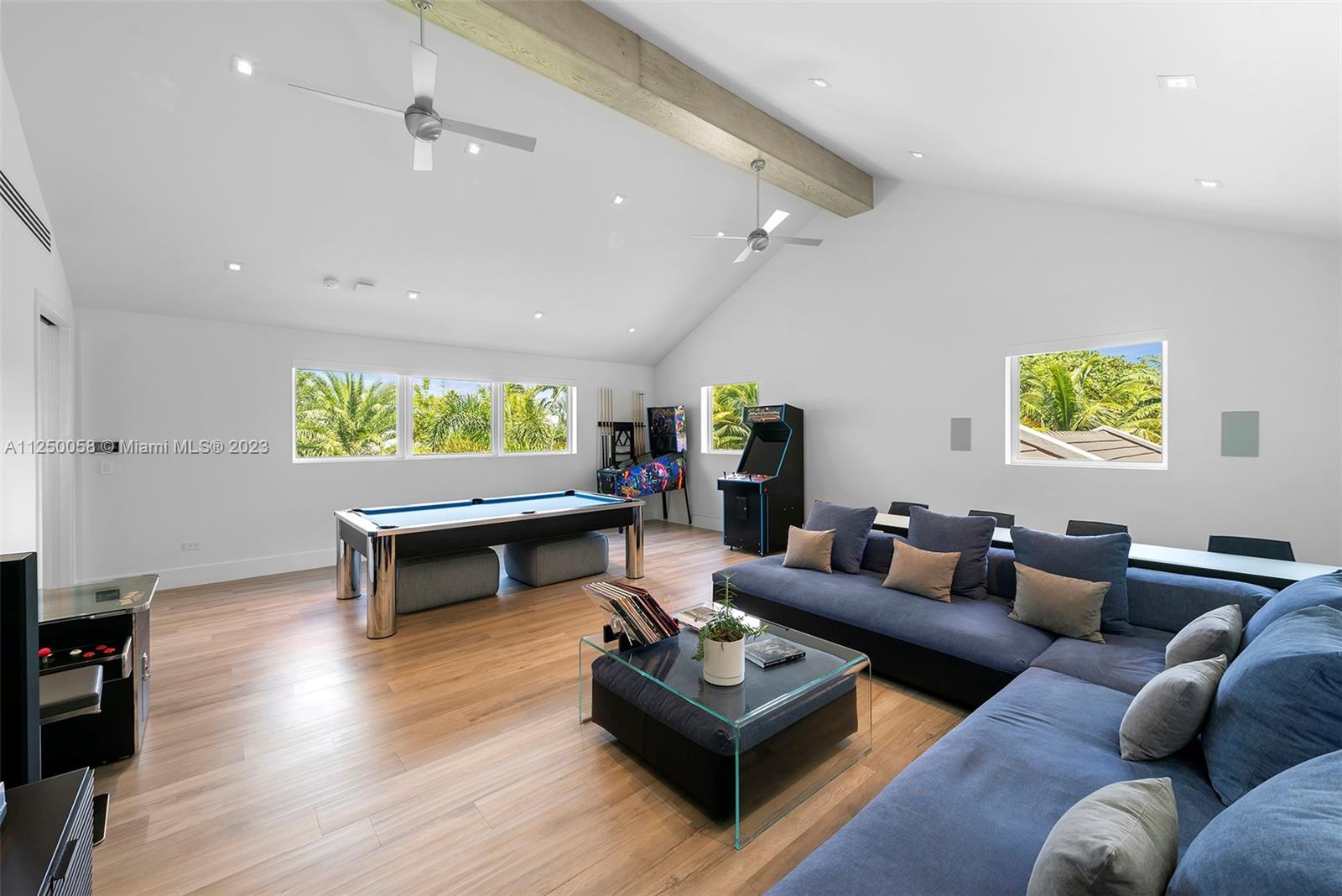 UPSTAIRS FAMILY/ PLAYROOM