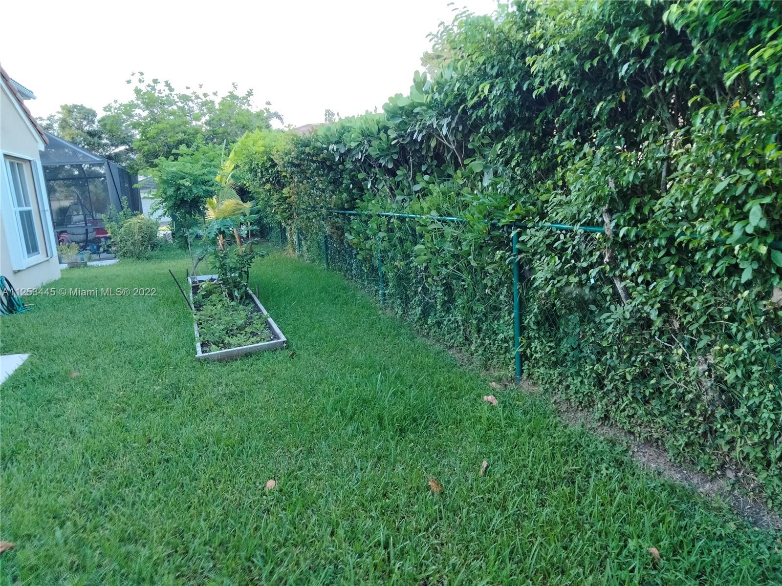 Listing Photo 12
