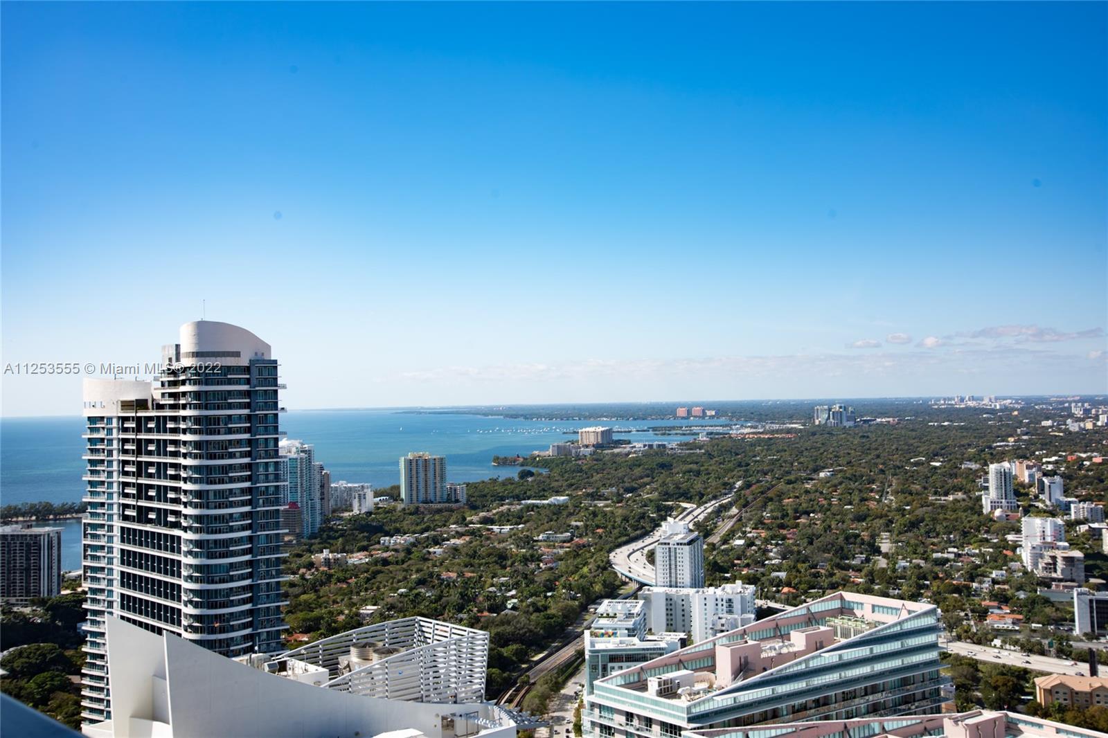 Located in the heart of Downtown Miami. Brickell Flatiron is ideally situated within walking distance of Mary Brickell Village, Brickell City Center and so much more! Brickell Flatiron is the most sought-after residences. This unit features panoramic sunsets, elite amenities, you will experience the benefits of unsurpassed convenience and luxury.