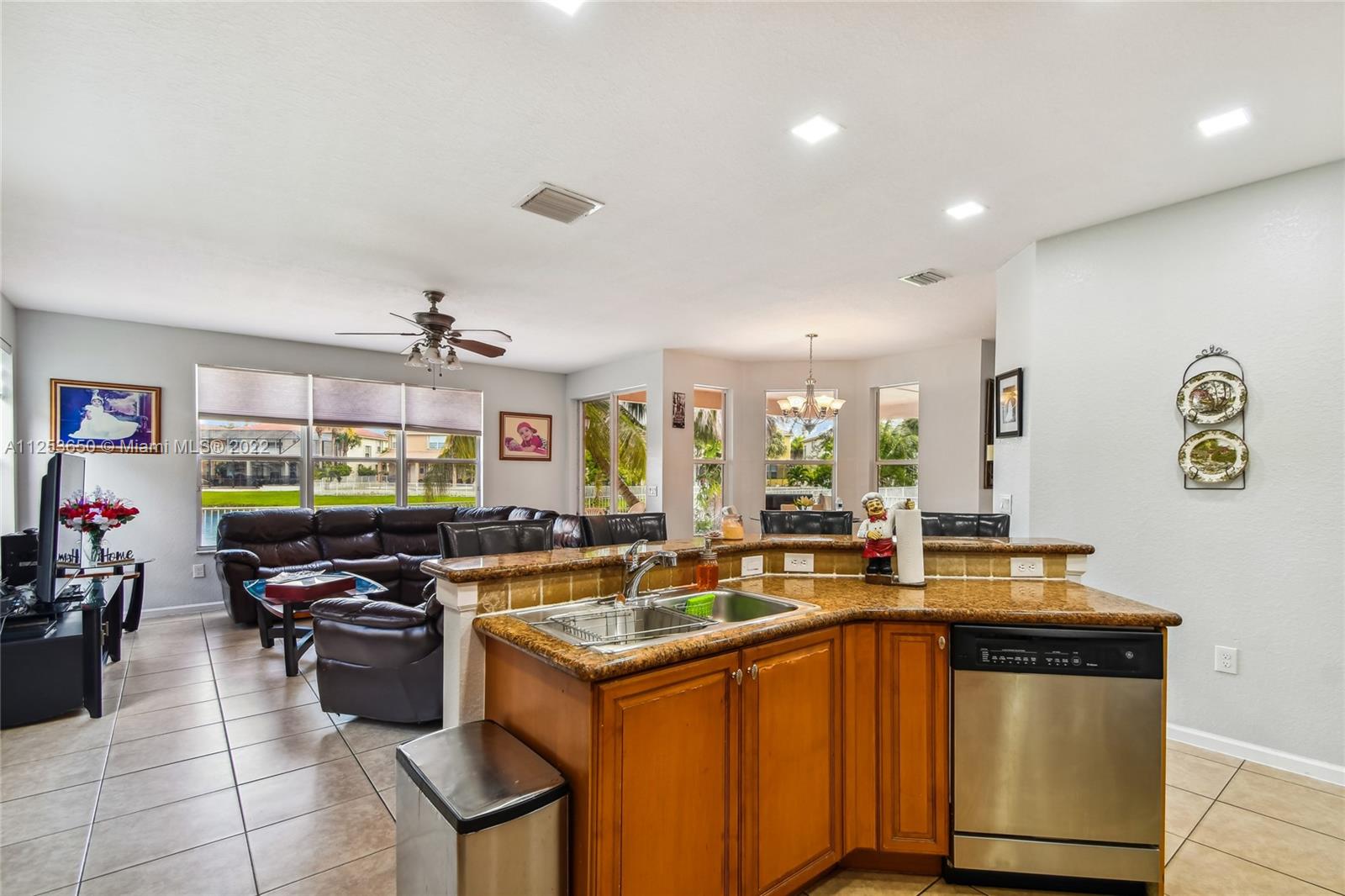 Listing Photo 11