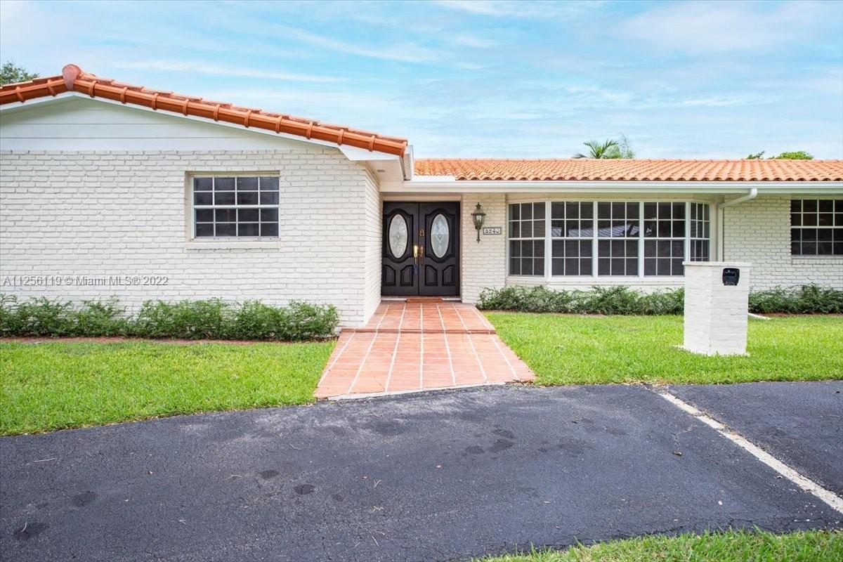 8240 SW 164 St  For Sale A11256119, FL