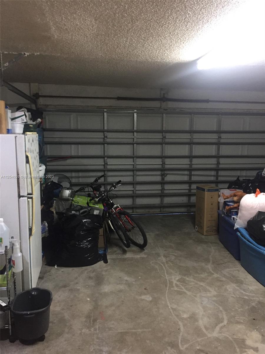 2CAR GARAGE