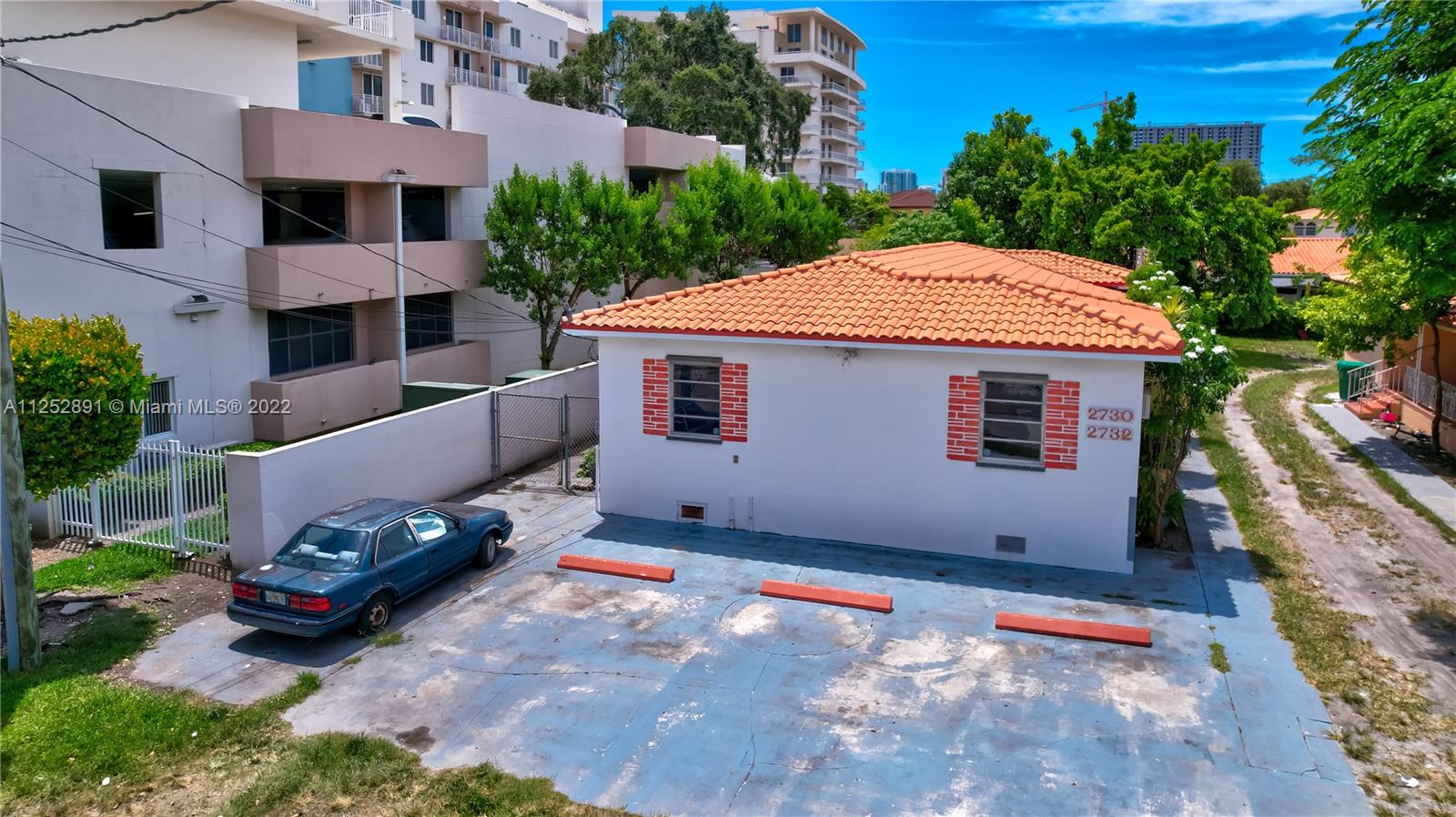 Photo 2 of 2730 23rd Ter in Miami - MLS A11252891
