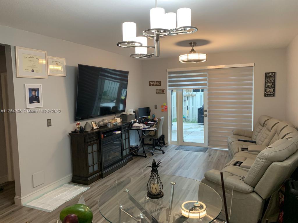 640 SE 1st St, Homestead, Florida image 6