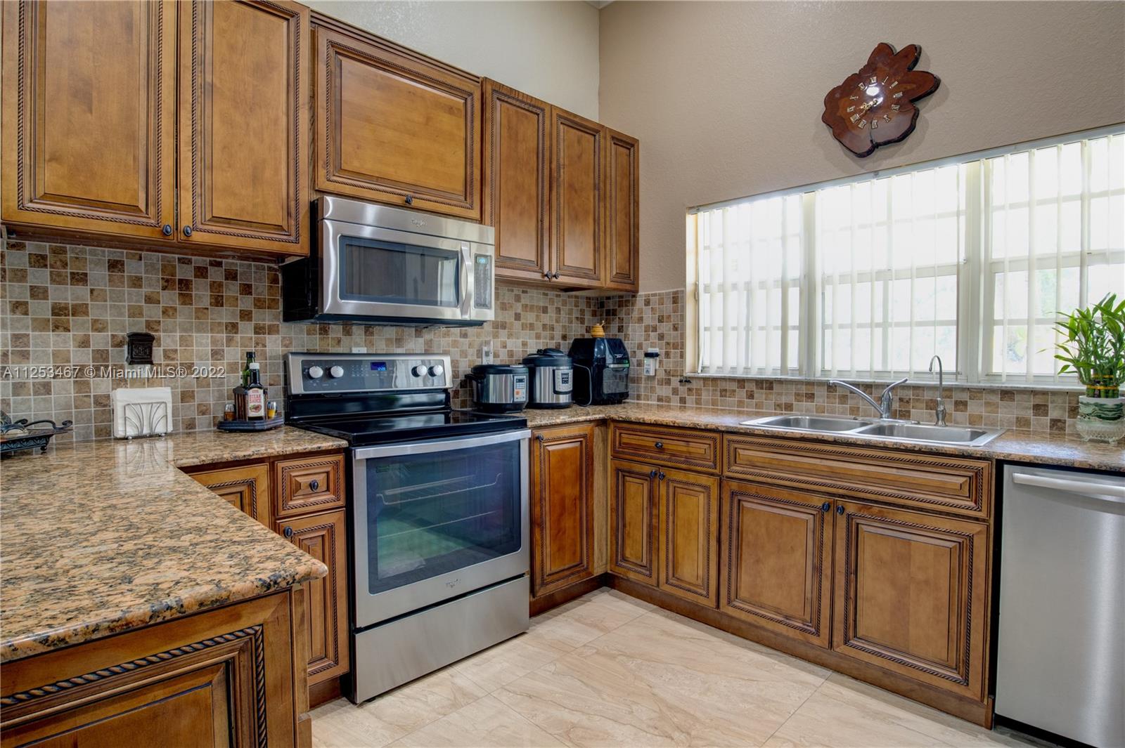 Listing Photo 8