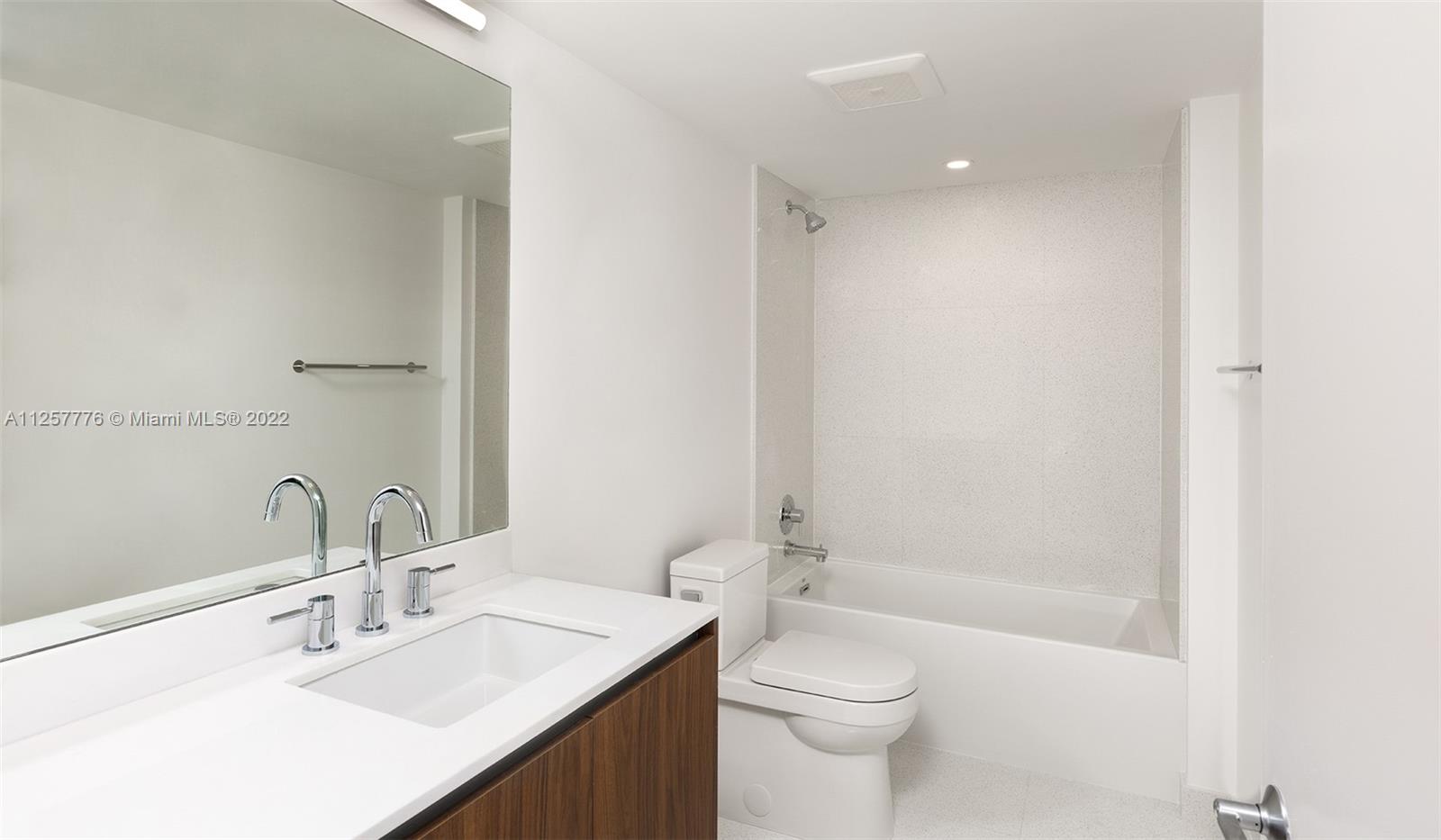 1504 Bay Rd N-0701