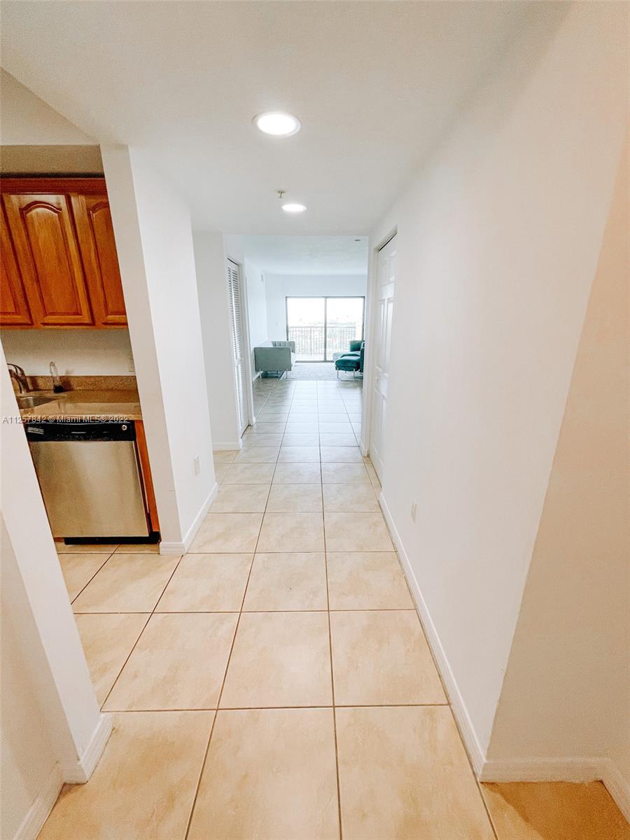 4242 NW 2nd St 1104, Miami, FL 33126