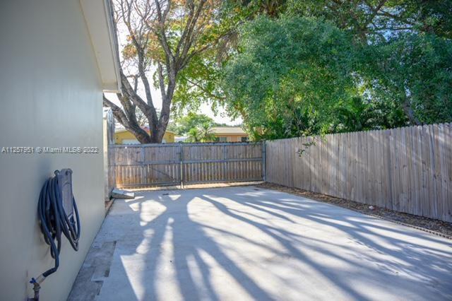 Listing Photo 12