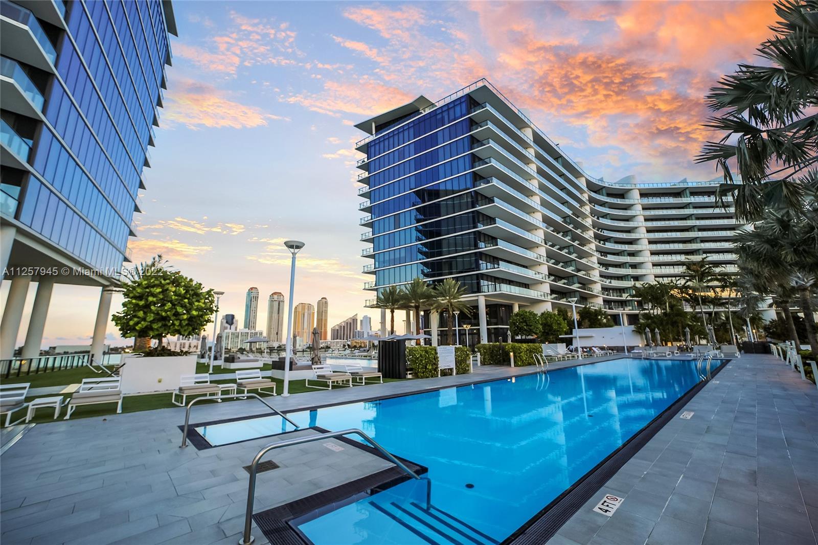 PHENOMENAL POOL AREA