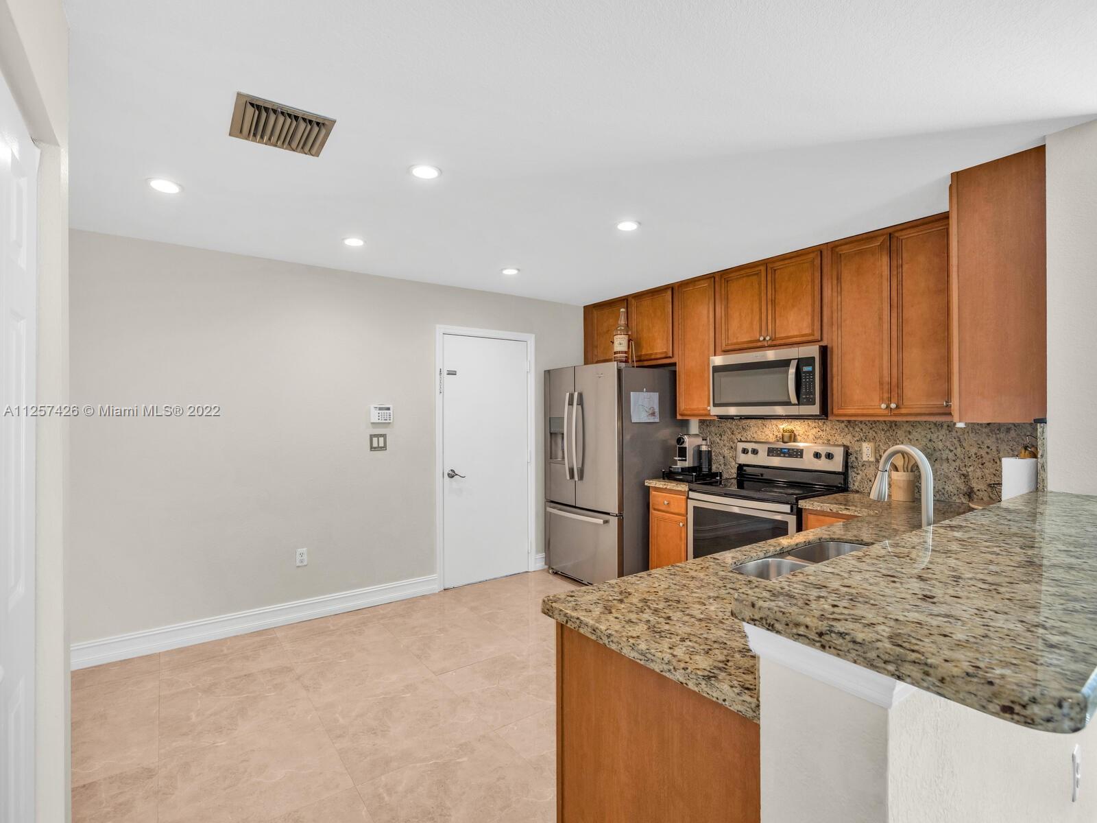 Listing Photo 9