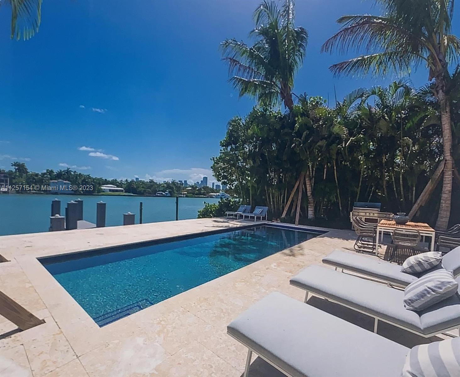 102 S Hibiscus Dr, Miami Beach, FL 33139