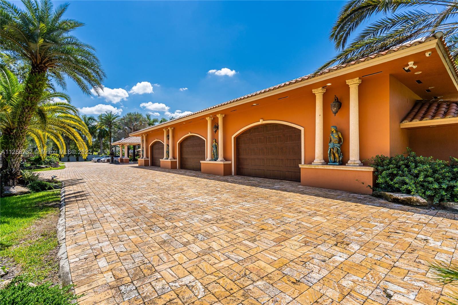 10 car garage